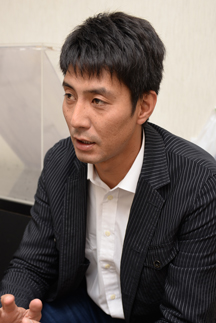インタビュアー 山本隆弘(元バレーボール選手)