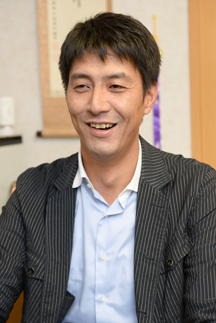 インタビュアー 山本隆弘(元バレーボール選手)
