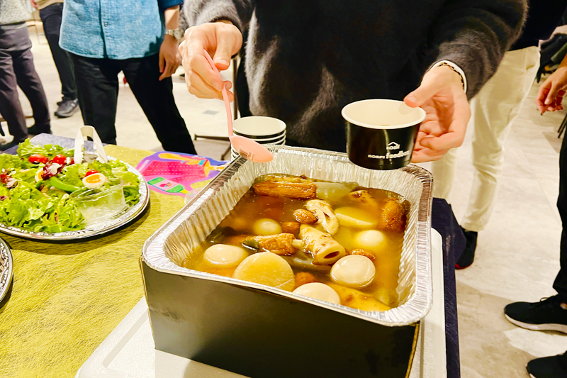 ケータリングでも温かい料理や冷たい飲み物が楽しめる