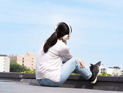 暗喩としてのイヤホン難聴とノイズキャンセリングと、他者への想像力をめぐって