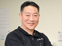 有限会社竹島内装 代表取締役 竹島三喜雄