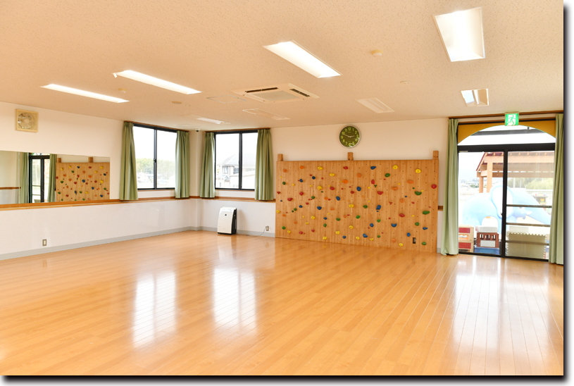 広々とした空間で主体性を育む環境を提供