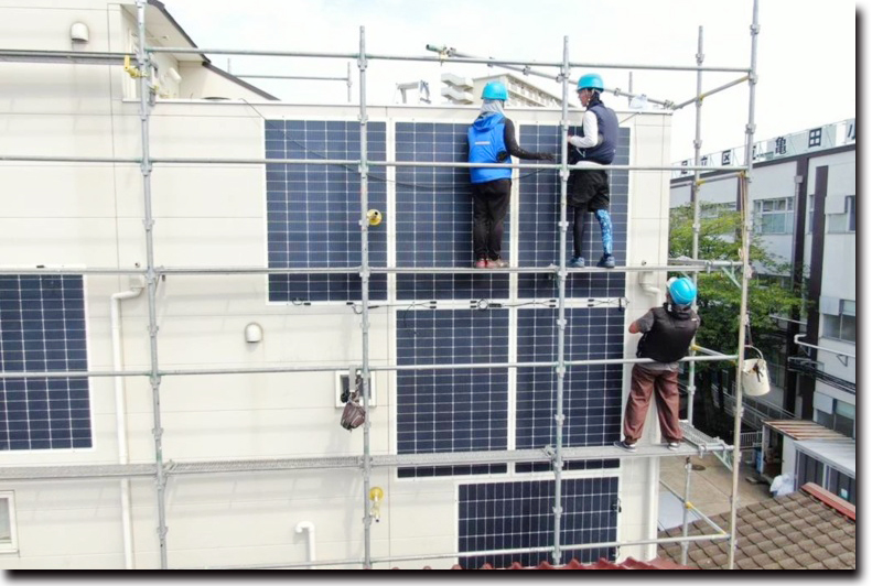 壁面に設置できる次世代型太陽光パネル