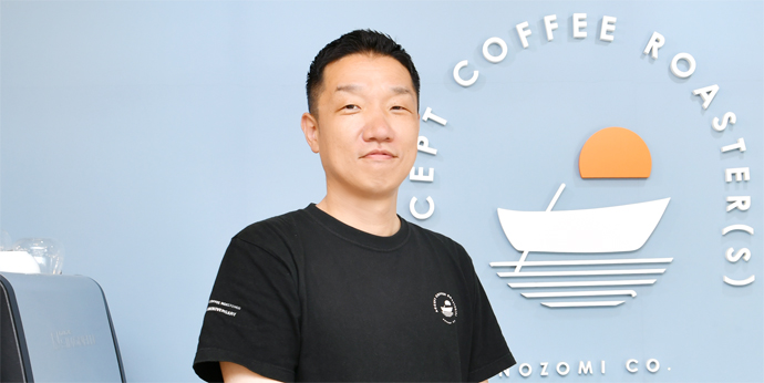 本格コーヒー店で焙煎を　おしゃれに働くB型事業所
ACCEPT COFFEE ROASTER(S) 代表 林 尚志