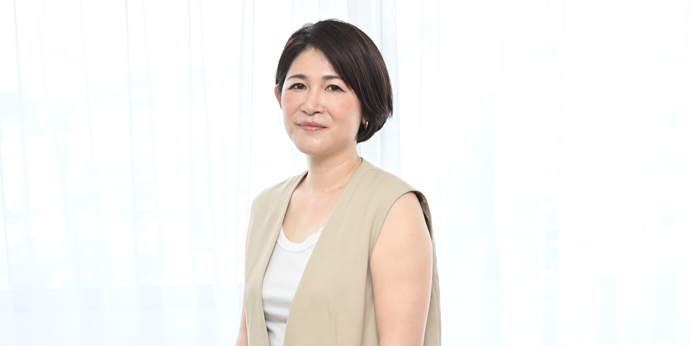 自然の恵みを生かした 心と身体を癒す美容オイル
合同会社羽化耀堂 代表 宇野 粧和子 自然の恵みを生かした 心と身体を癒す美容オイル
合同会社羽化耀堂 代表 宇野 粧和子