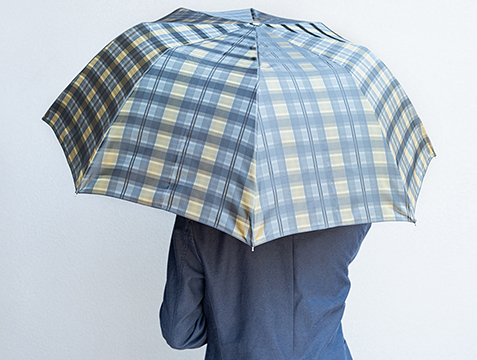 創業155年の老舗傘生地メーカーから 待望の折りたたみ紳士用日傘が登場！